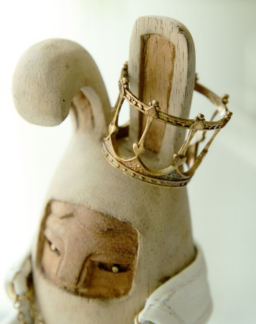 Gold Plated Queen by BLAMO for Miami Beach thumbnail number 1